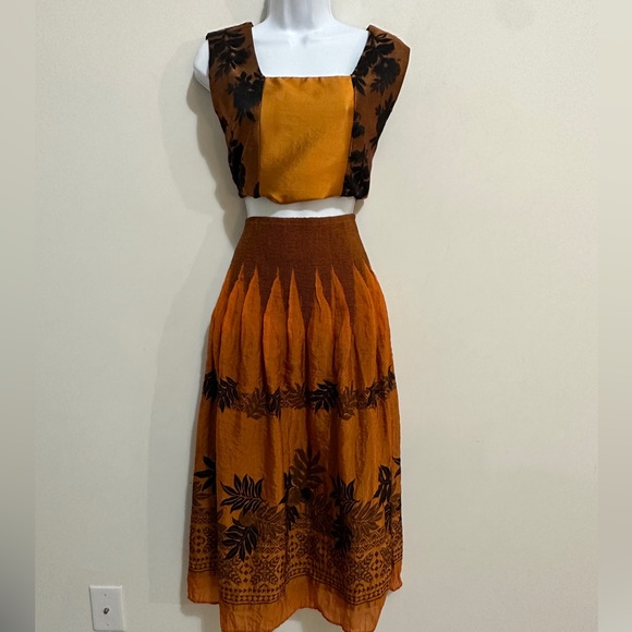 Vintage Brown & Black Metallic Contrasting Panel Jacquard Vest By Lily & Taylor - Picture 5 of 9